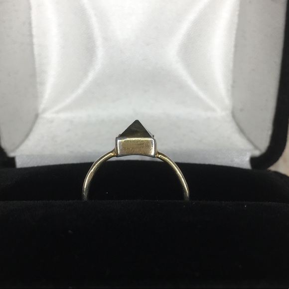 Labradorite Pyramid Ring - Picture 6 of 8